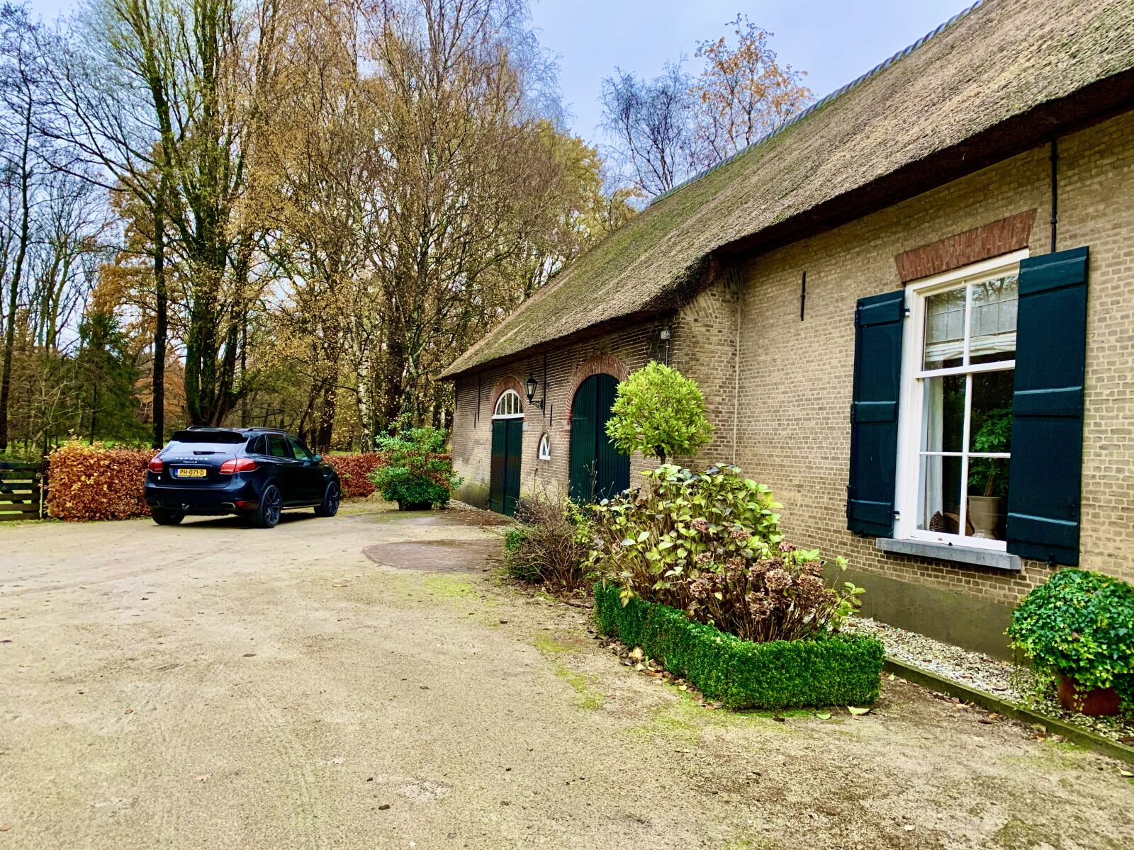 Apple iPhone XR sample photo. Farm, porsche, vehicle photography