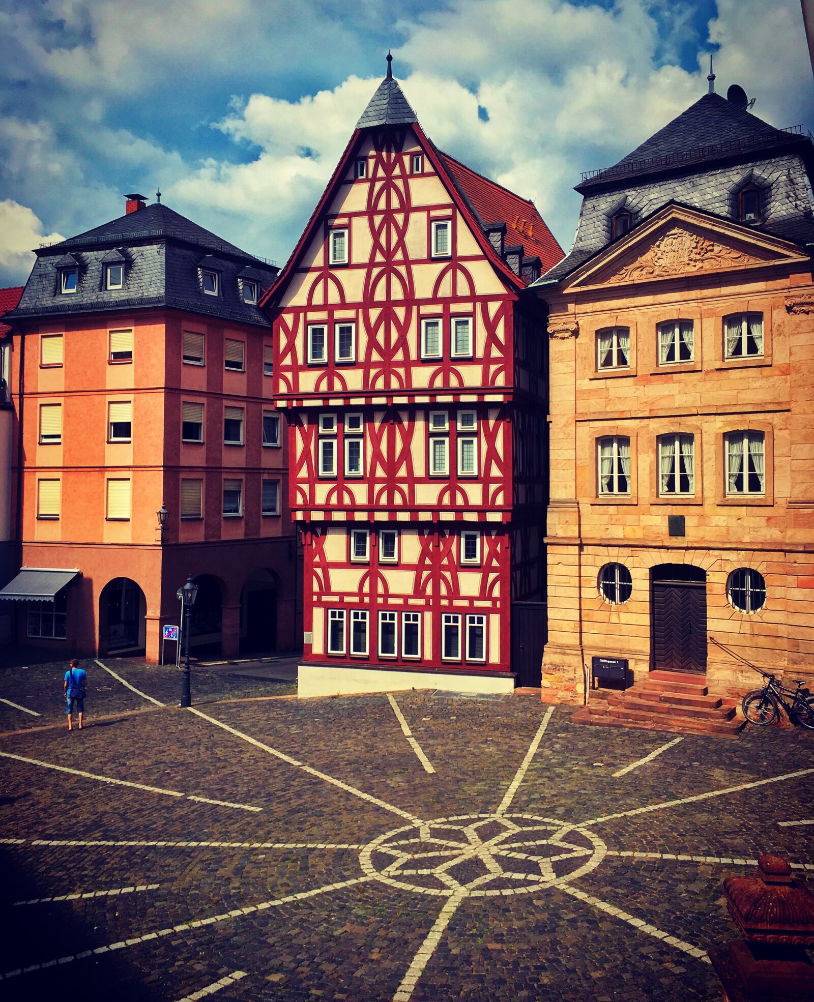 iPhone SE back camera 4.15mm f/2.2 sample photo. Germany, aschaffenburg, city photography