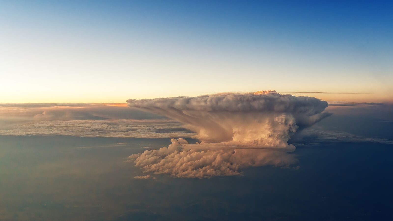 Sony a7 II + Sony FE 24-240mm F3.5-6.3 OSS sample photo. Thundercloud, forward, storm photography