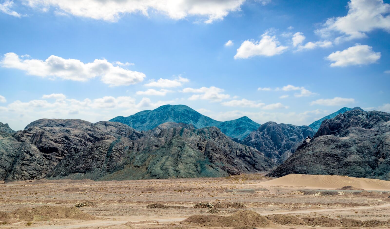 Nikon D3200 sample photo. Sky, land, sand photography