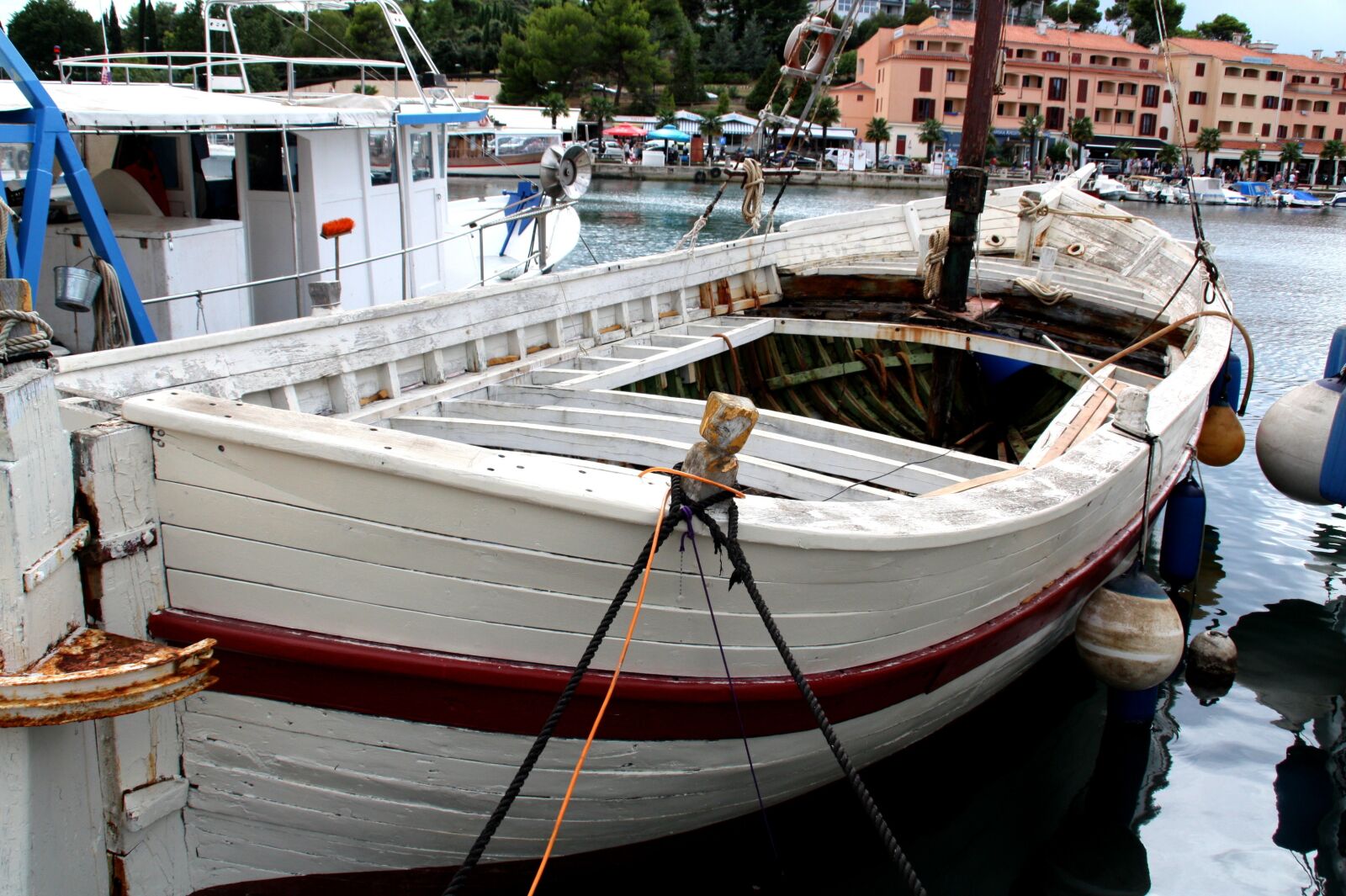 Canon EOS 450D (EOS Rebel XSi / EOS Kiss X2) sample photo. Boat, sea, water photography