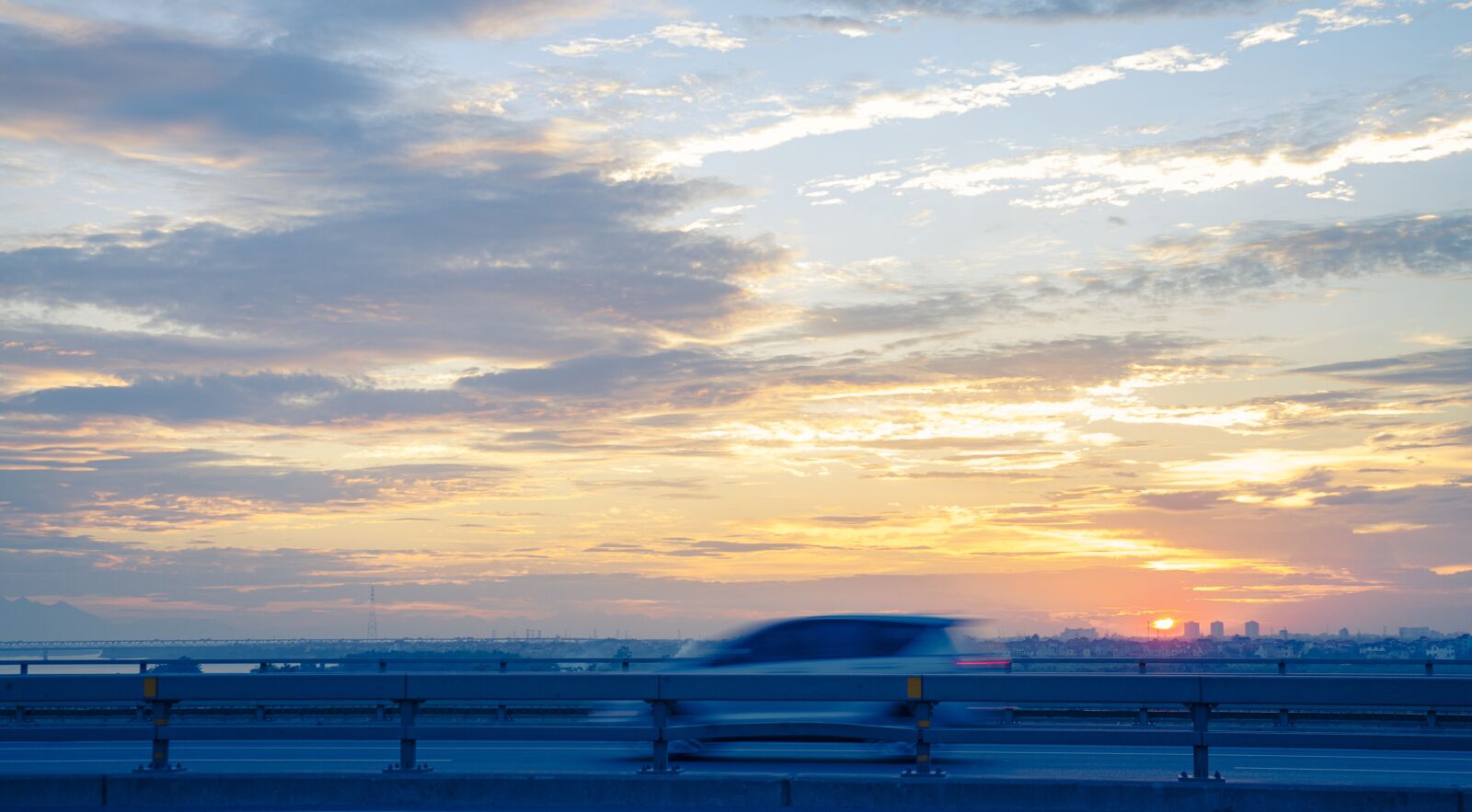 Nikon D700 sample photo. Cloud, sunset, car photography