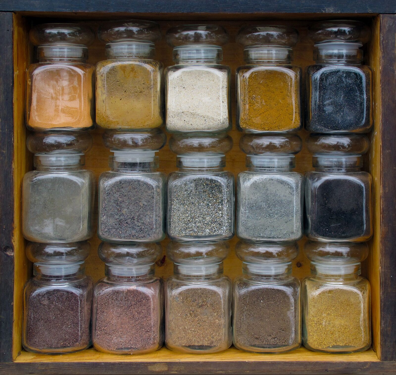 Canon PowerShot G12 sample photo. Stock glass, sand and photography