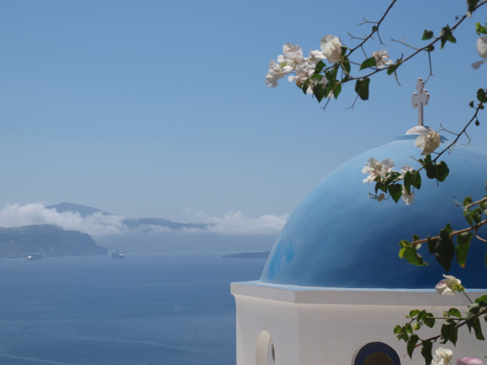 Olympus E-520 (EVOLT E-520) sample photo. Santorini, church photography