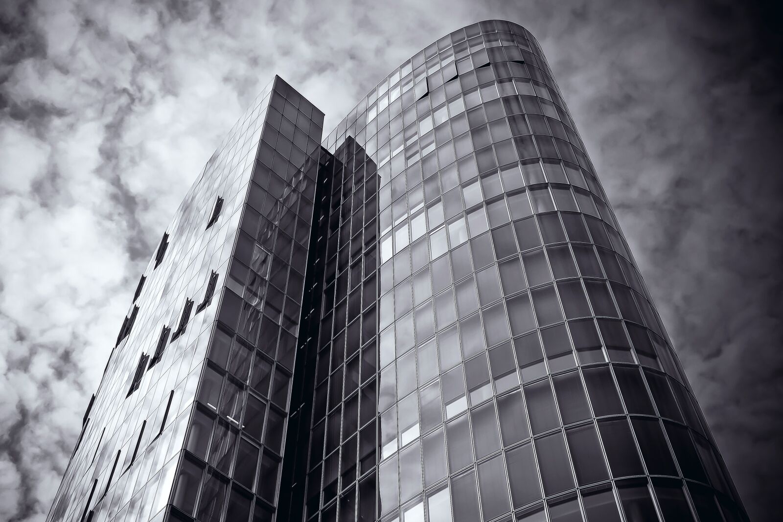 Olympus OM-D E-M10 sample photo. Architecture, skyscraper, city photography