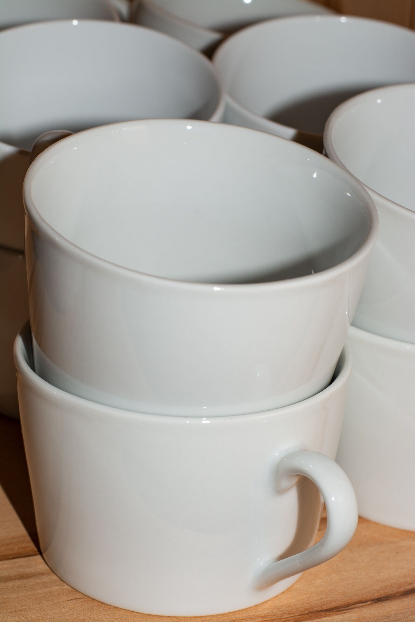 Nikon D7100 sample photo. White, coffee mugs, stack photography