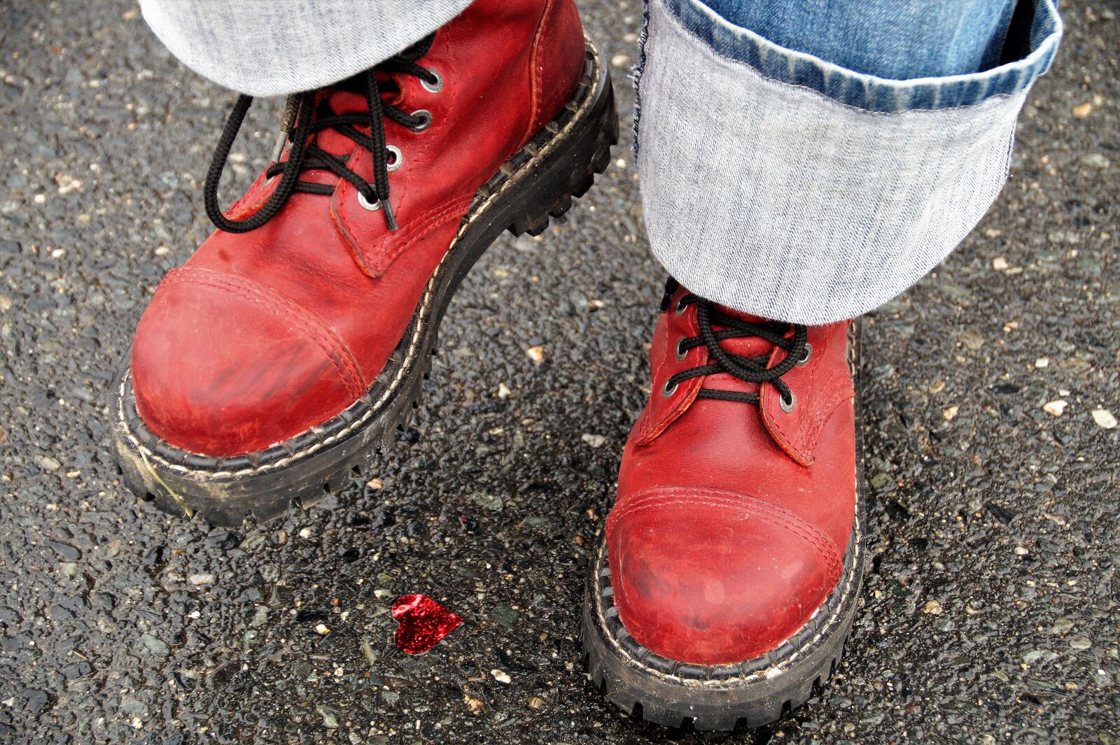Sony SLT-A58 sample photo. Boots, heavy shoes, steel-toed photography