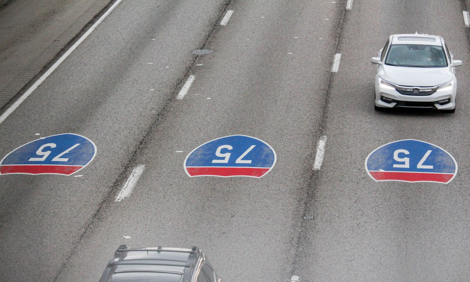 Canon EOS 700D (EOS Rebel T5i / EOS Kiss X7i) sample photo. Car, transportation system, interstate photography