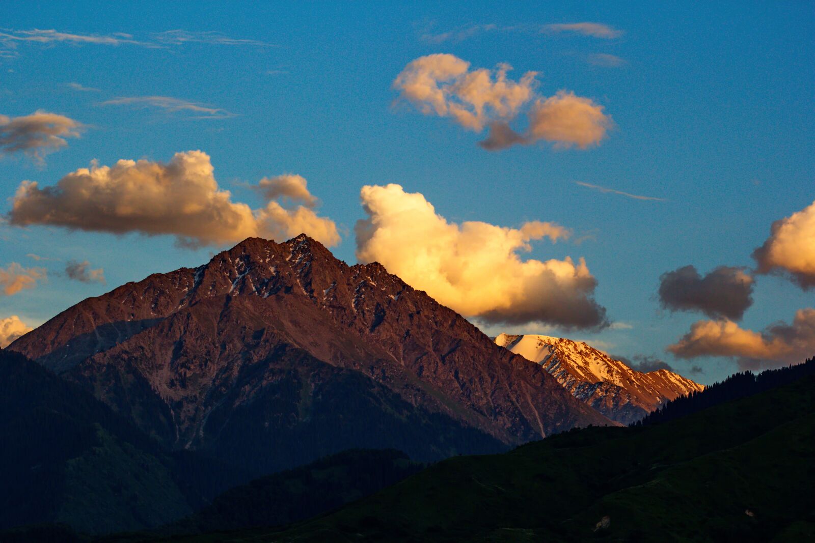 Canon EF75-300mm f/4-5.6 sample photo. Mountain, sky, landscape photography