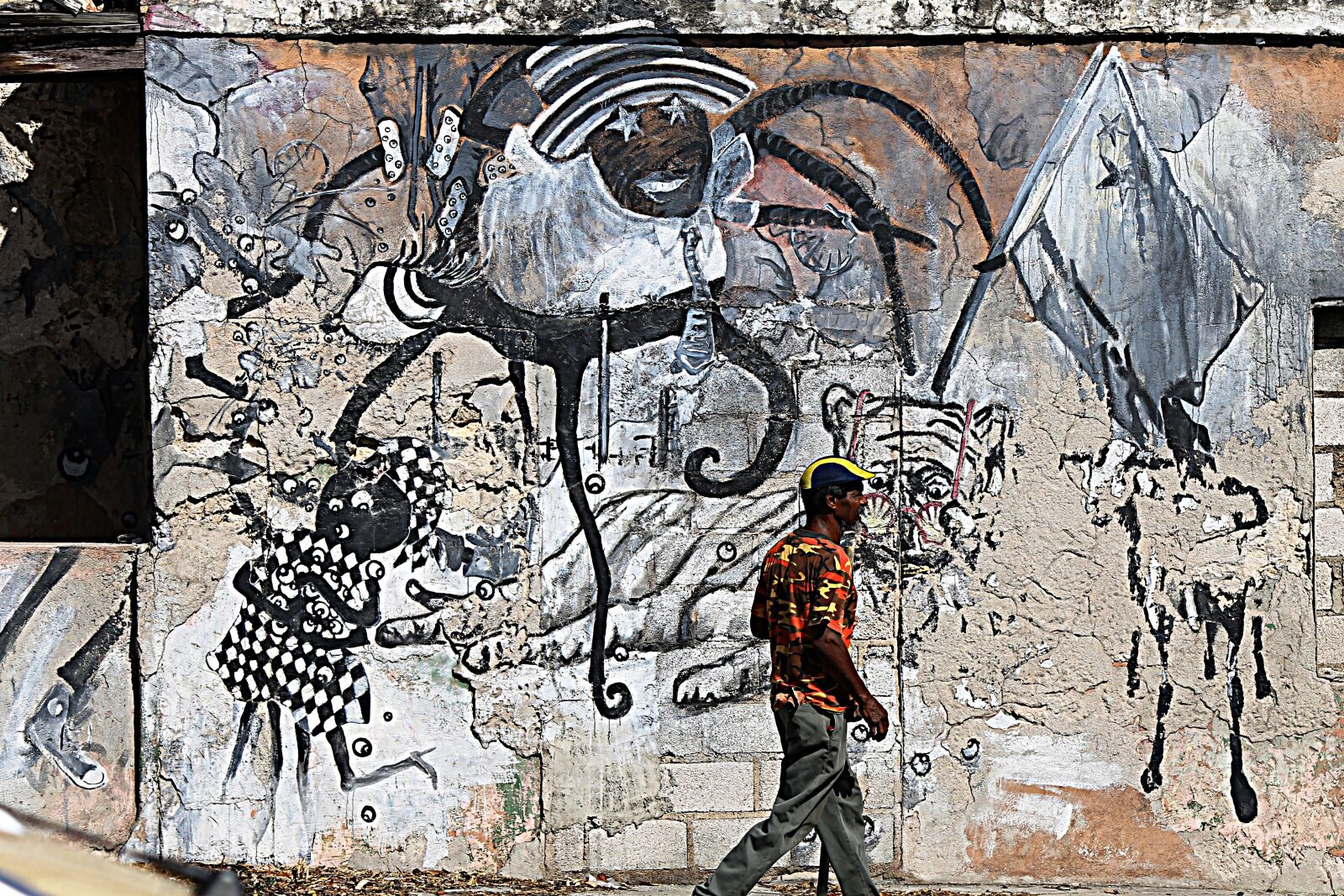 Canon EF-S 55-250mm F4-5.6 IS II sample photo. Graffiti, curaçao, colorful photography