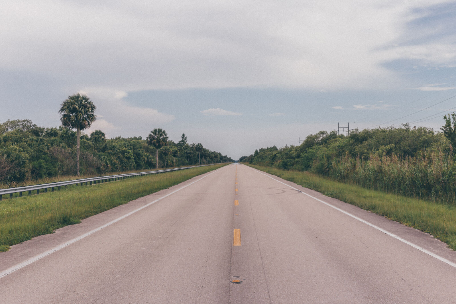Canon EOS 6D + Canon EF 50mm F1.8 STM sample photo. Road, endless photography