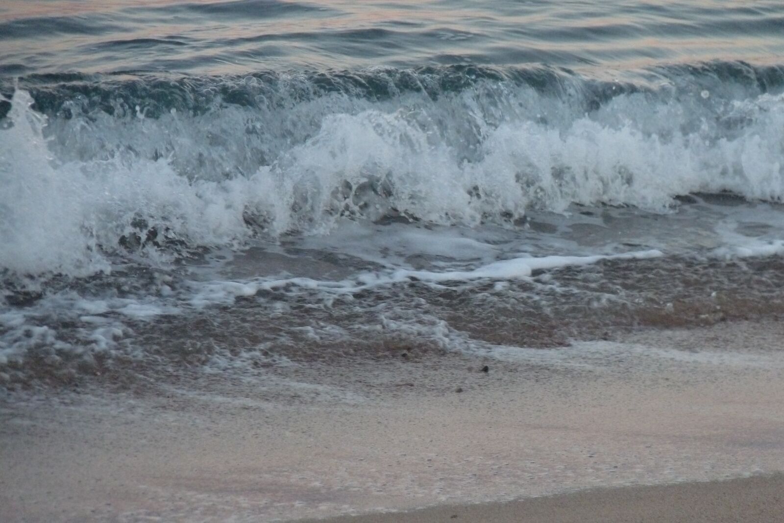 Panasonic Lumix DMC-FZ28 sample photo. Sea, wave, water photography