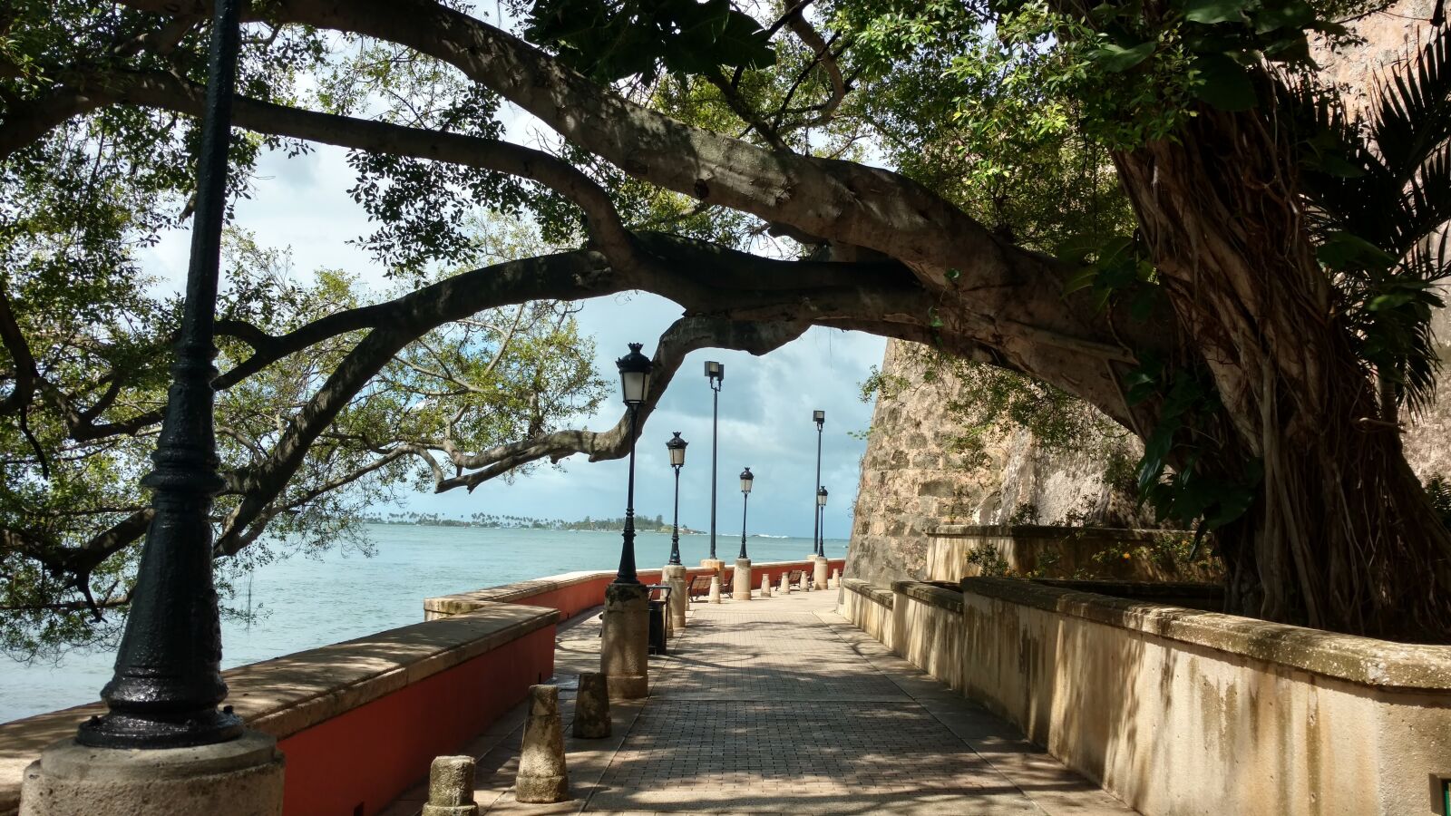 Motorola Moto X Pure Edition sample photo. Beautiful, sidewalk, walk along photography