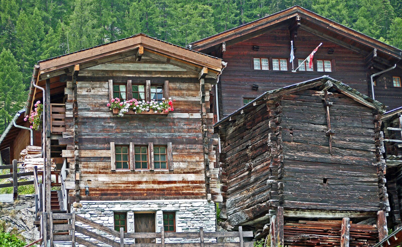 Panasonic Lumix DMC-G1 sample photo. Switzerland, valais, wooden houses photography