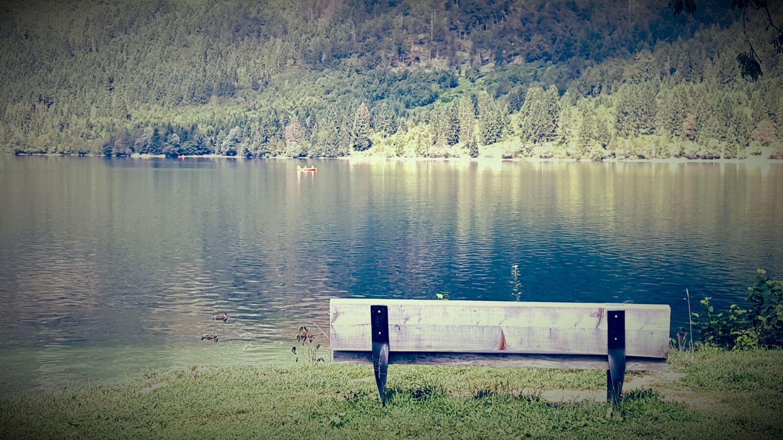 Samsung Galaxy S6 sample photo. Bench, lake photography