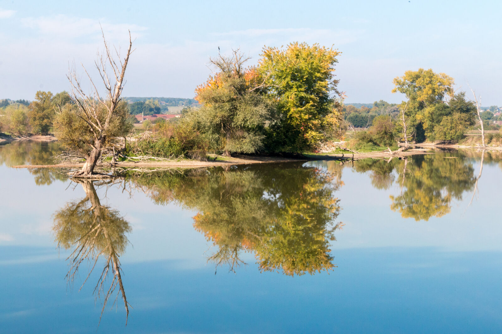 Canon EOS 70D sample photo. Automn, blue, sky, lake photography