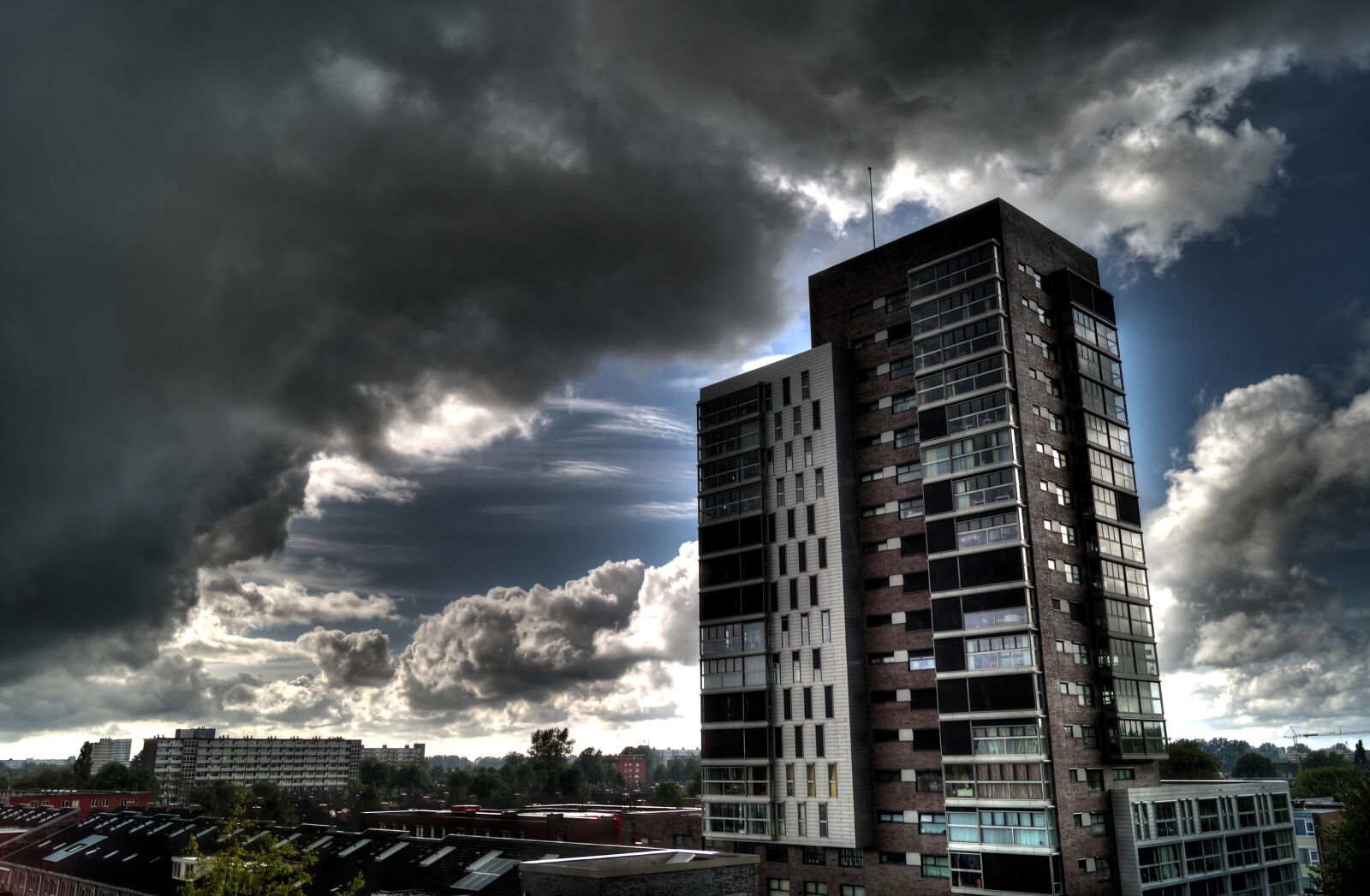 Sony DT 18-55mm F3.5-5.6 SAM II sample photo. Building, house, high, rise photography