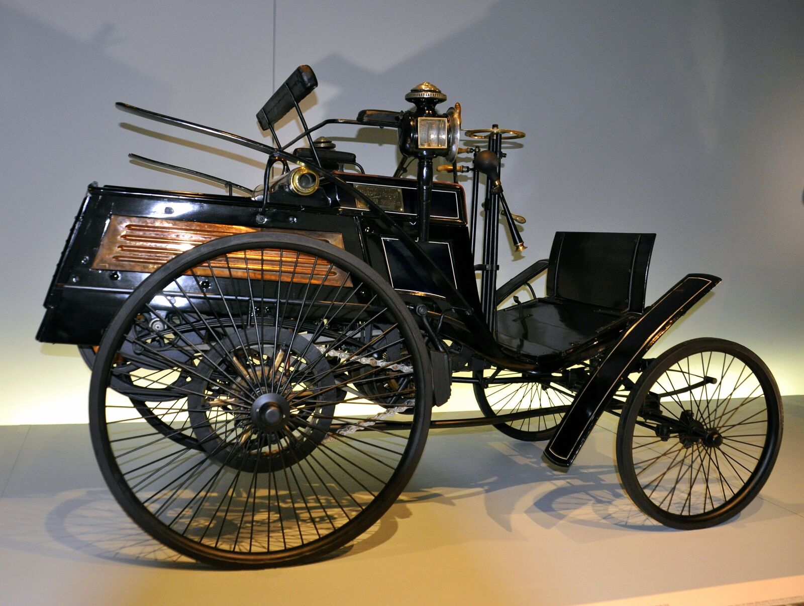Nikon D5000 sample photo. Car, old, museum photography