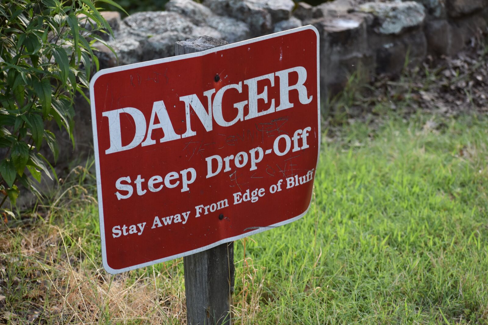 Nikon D3500 sample photo. Danger sign, sign, alert photography