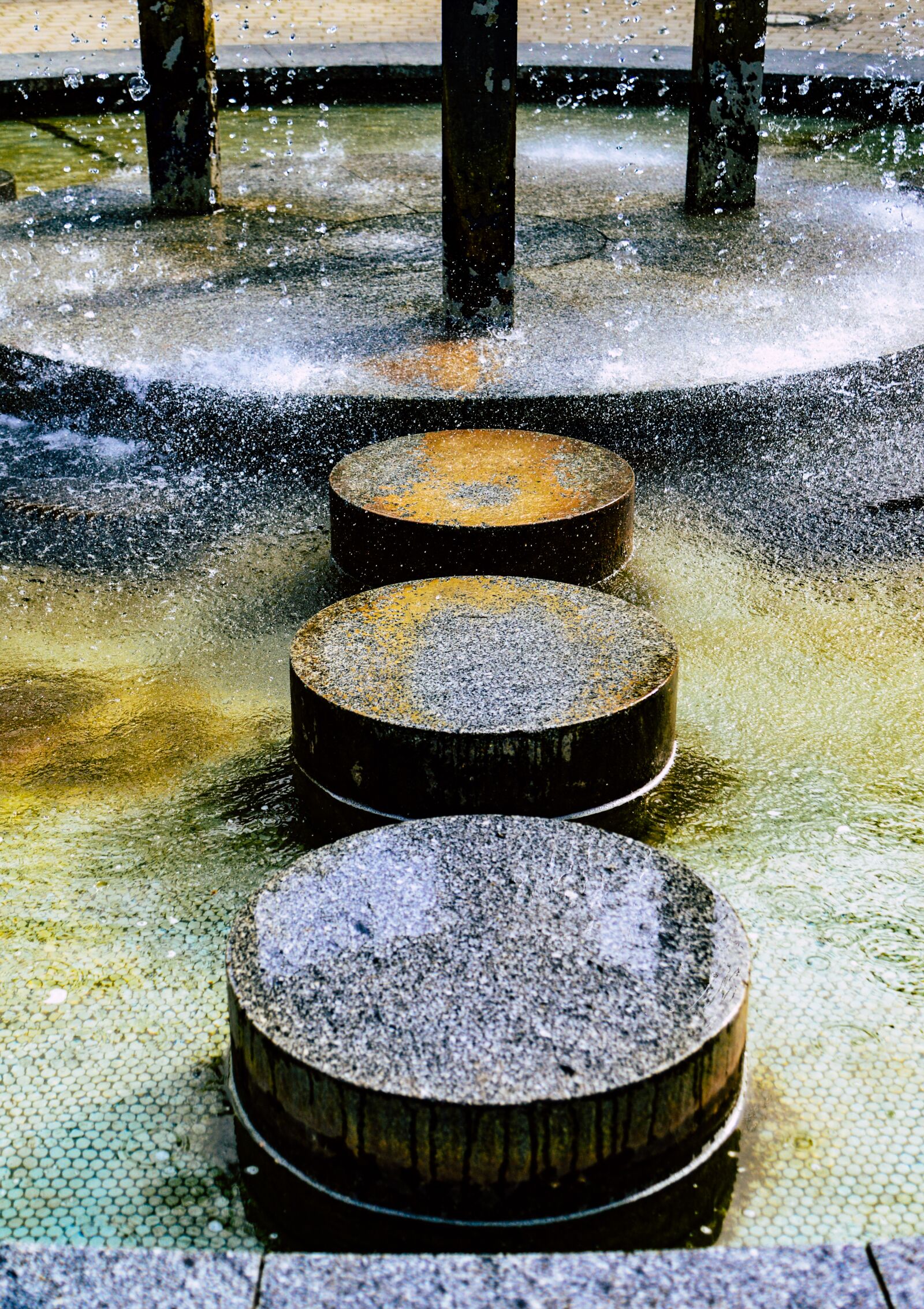 Nikon D610 sample photo. Fountain, round, stone photography