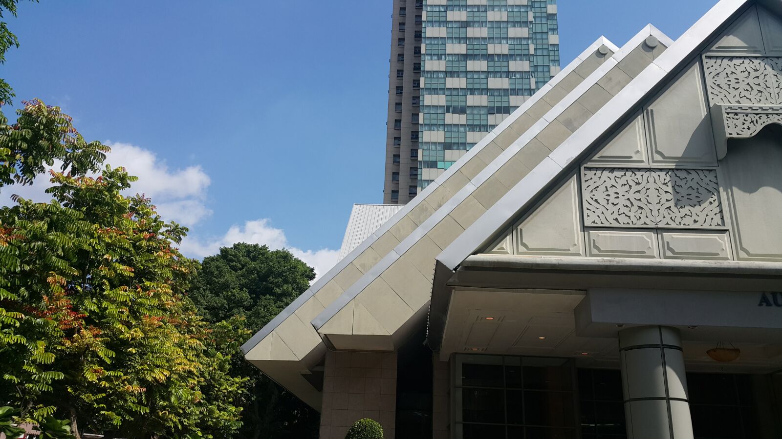 Samsung Galaxy Note4 sample photo. Buildings, roof, architecture photography