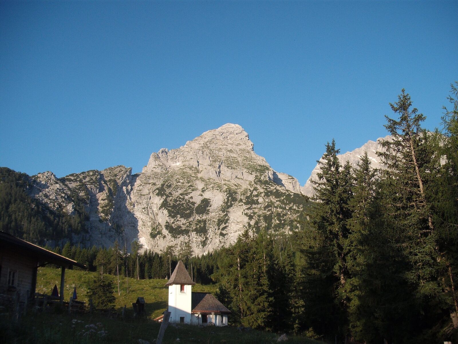 Fujifilm A850 sample photo. Mountains, alpine hut, watzmann photography