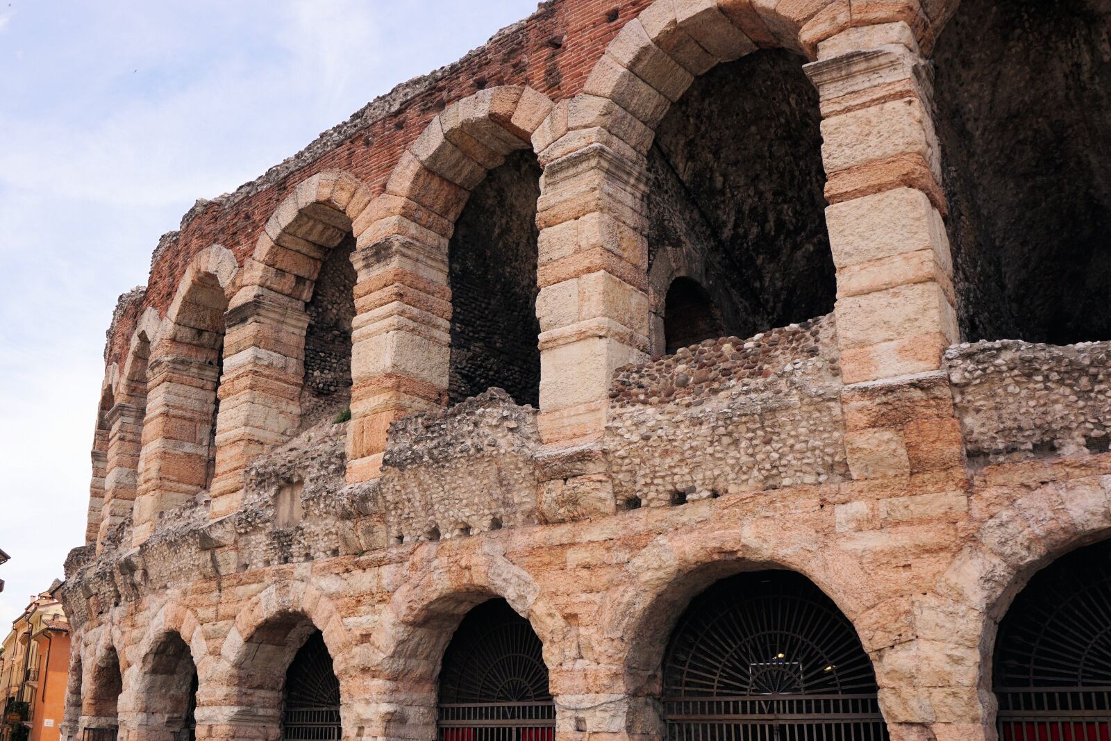 Sony a6000 sample photo. Verona, arena, building photography