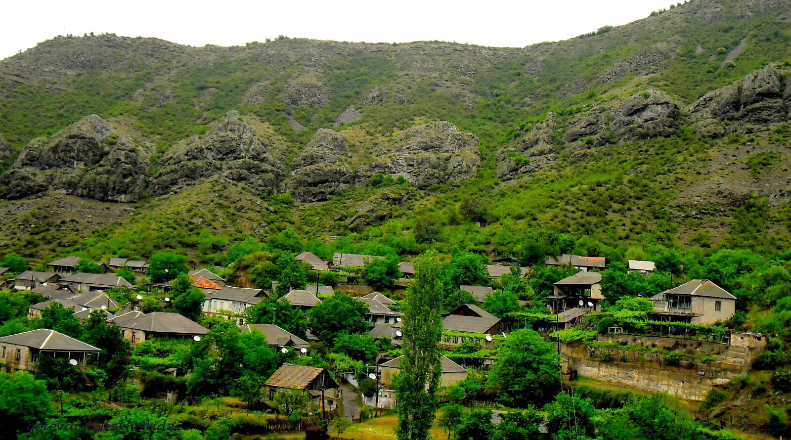 Samsung ES80/ ES81 sample photo. Houses, mountains, nature, village photography