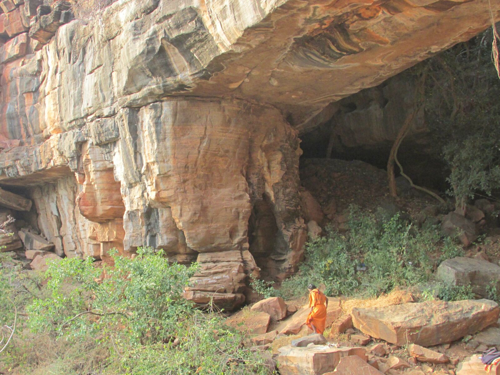 Canon PowerShot SX160 IS sample photo. Cave, sadhu, forest photography