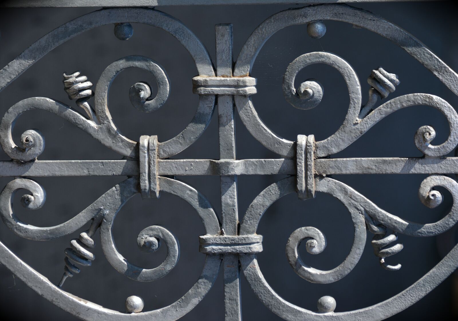 Nikon D5200 sample photo. Iron railings, wrought iron photography
