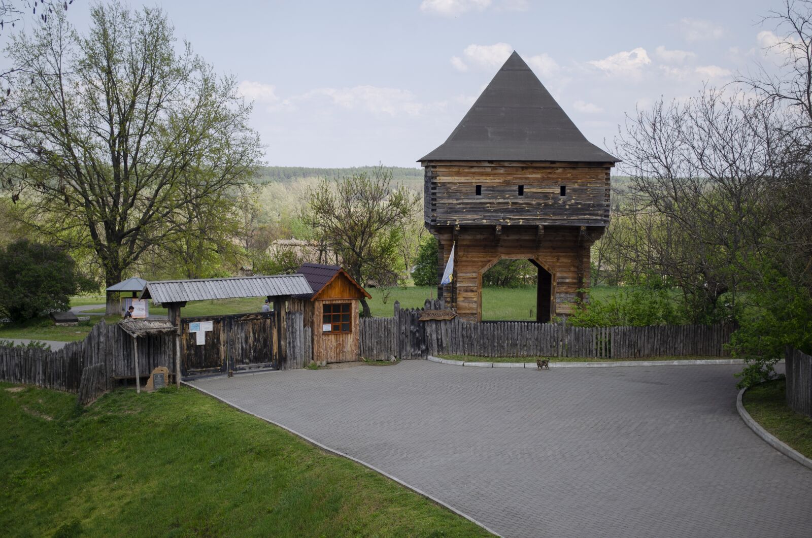 Nikon D5100 sample photo. Fortress, gate, yard photography
