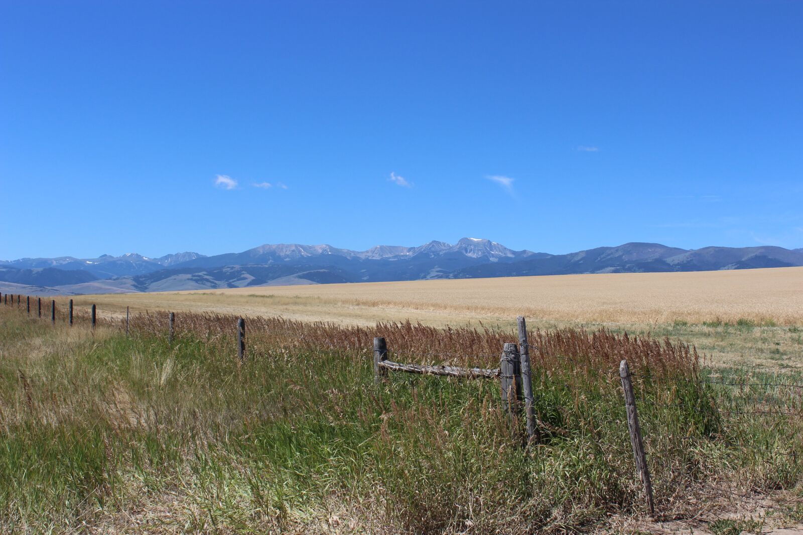 Canon EOS 1200D (EOS Rebel T5 / EOS Kiss X70 / EOS Hi) sample photo. Mountains, agriculture, farm photography