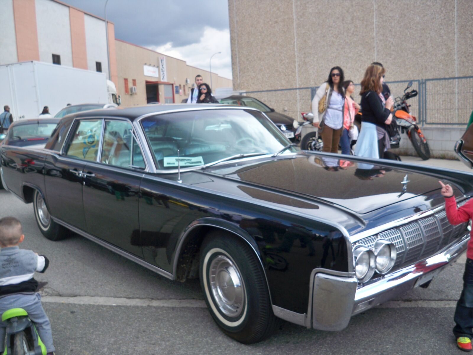 Kodak EasyShare M1033 sample photo. Coche, americano, restaurado photography
