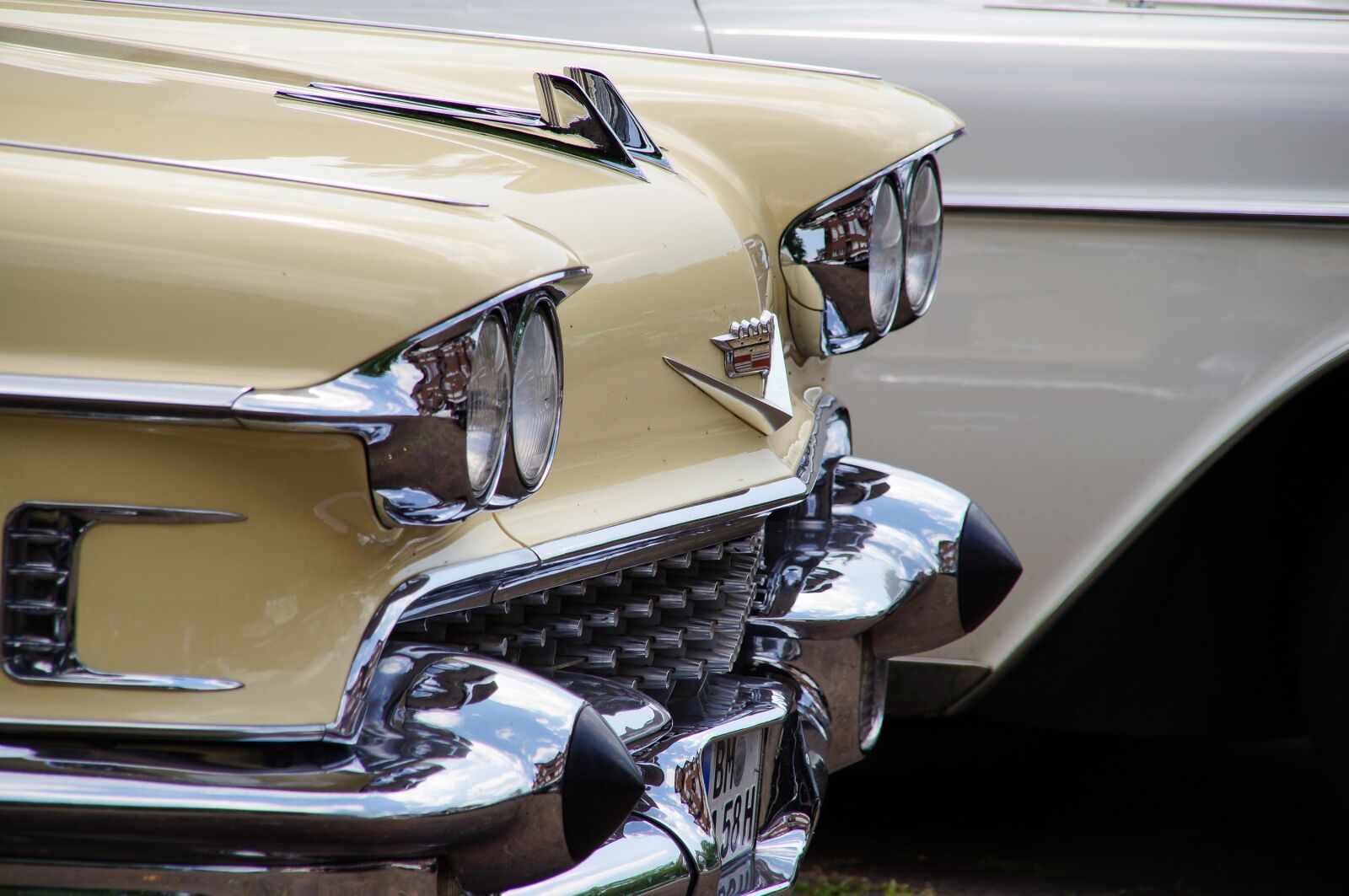 Sony SLT-A37 sample photo. Classic, car, auto photography