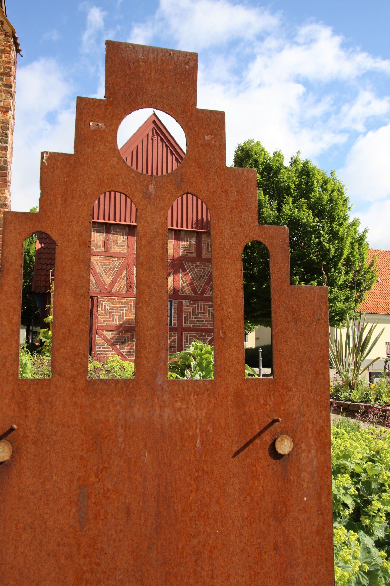 Canon EOS 7D Mark II sample photo. Beams, blue, sky, bricks photography
