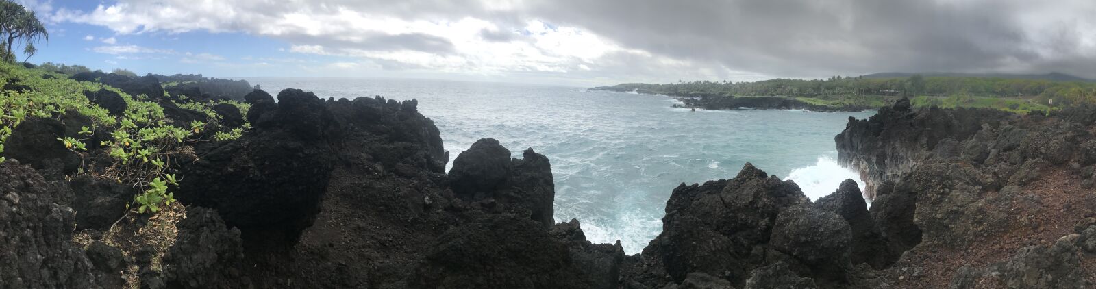 iPhone 7 Plus back camera 3.99mm f/1.8 sample photo. Maui, black sand beach photography