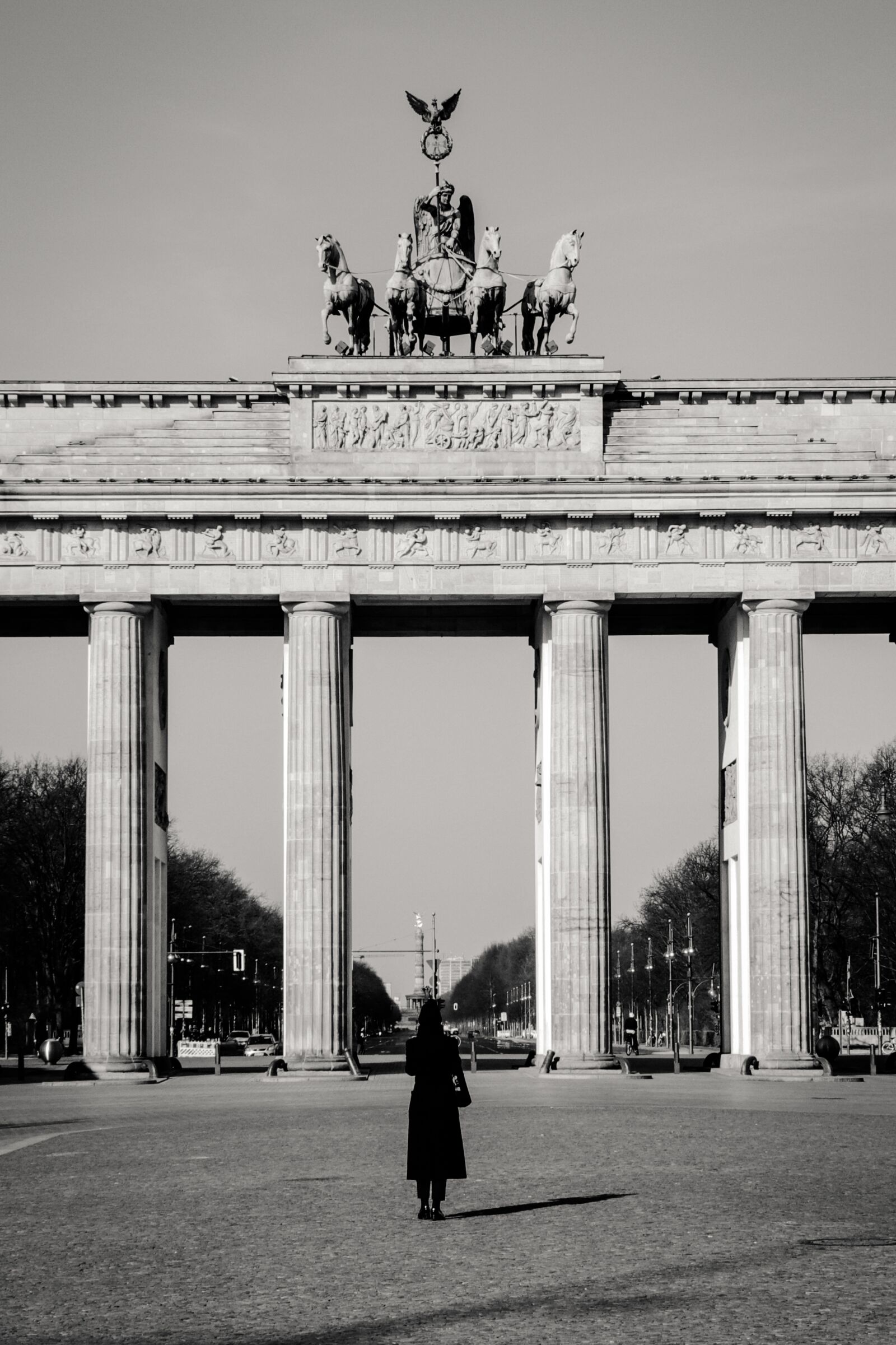 Canon EOS 77D (EOS 9000D / EOS 770D) sample photo. Brandenburg gate, berlin, landmark photography