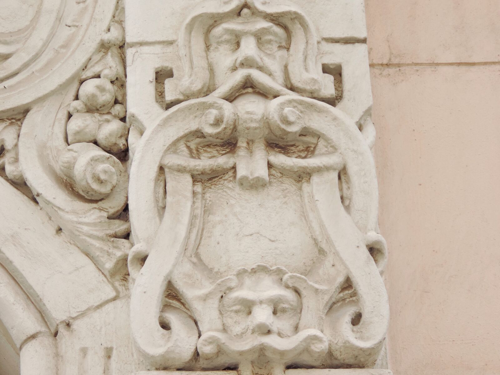 Nikon Coolpix P520 sample photo. Sculpture, architecture, ancient, art photography