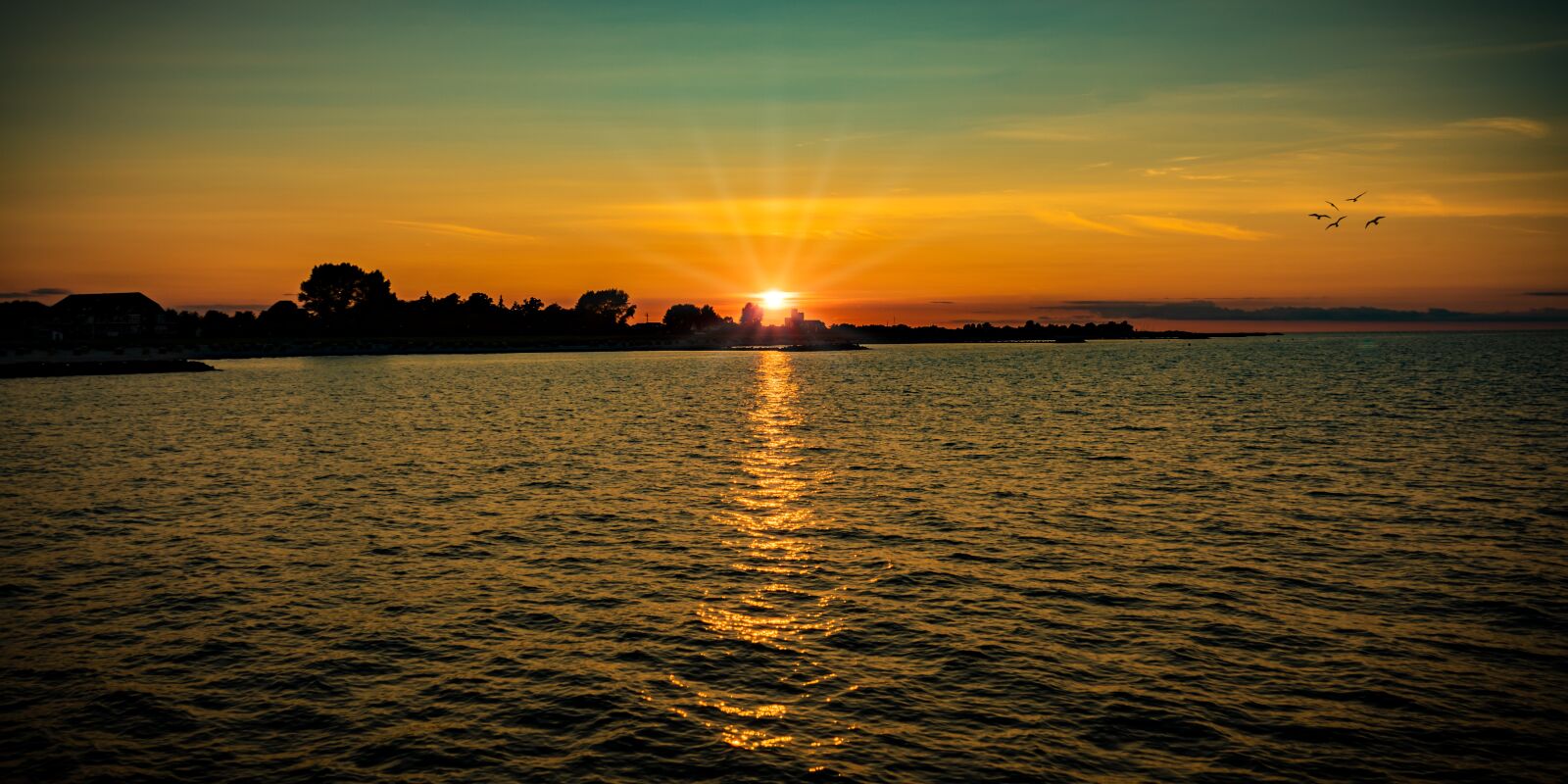 Sony a7 II + Sony FE 28-70mm F3.5-5.6 OSS sample photo. Sunset, sun, sky photography