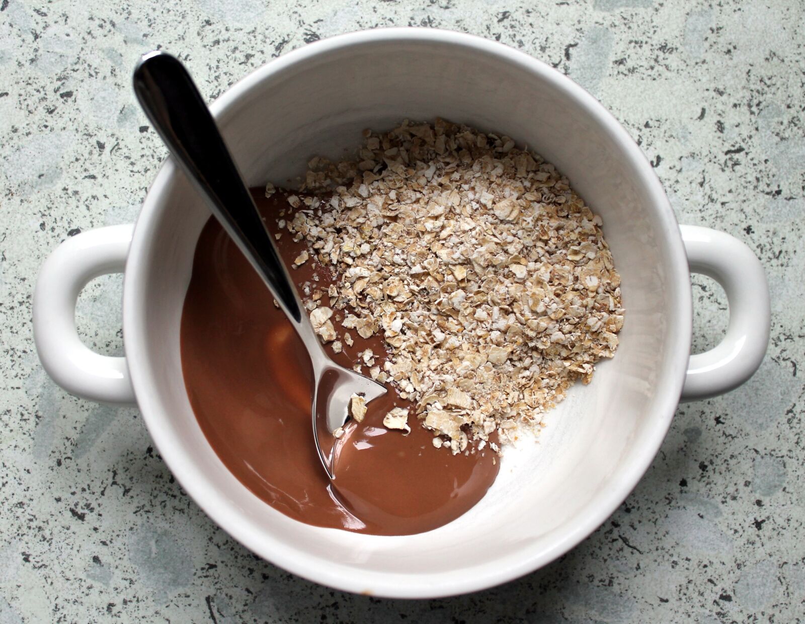 Canon EOS 1100D (EOS Rebel T3 / EOS Kiss X50) sample photo. Chocolate, oatmeal, food photography