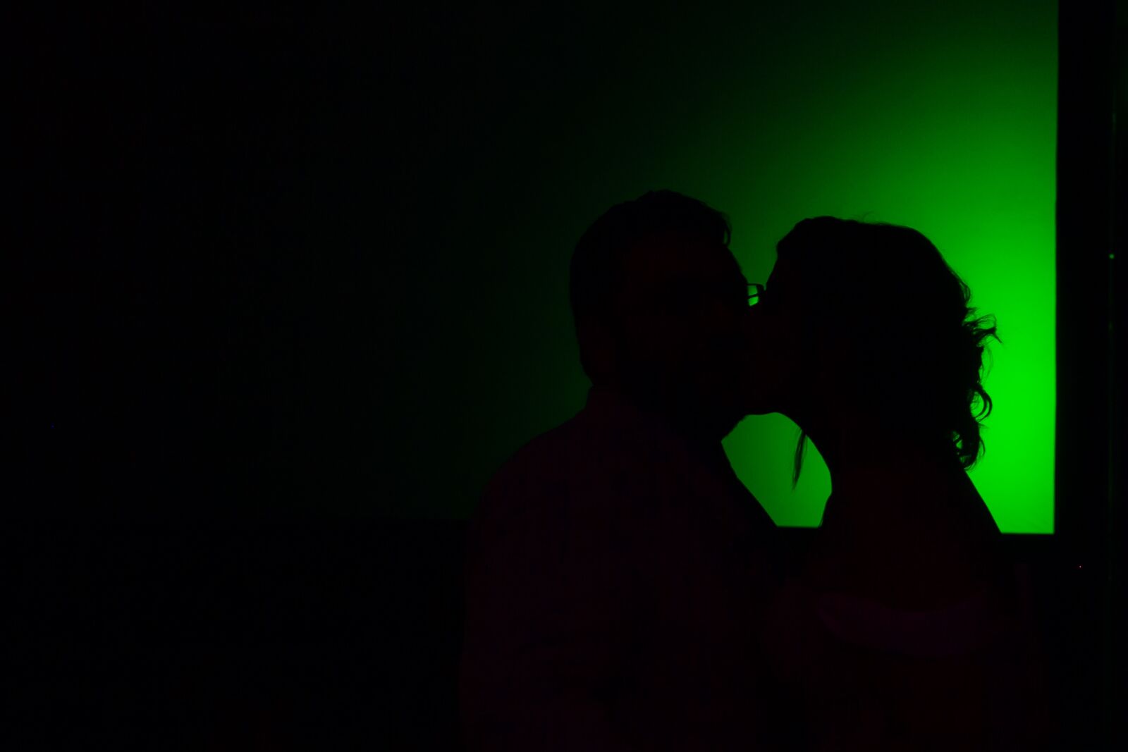 Canon EOS 7D sample photo. Kiss, couple, shadow photography