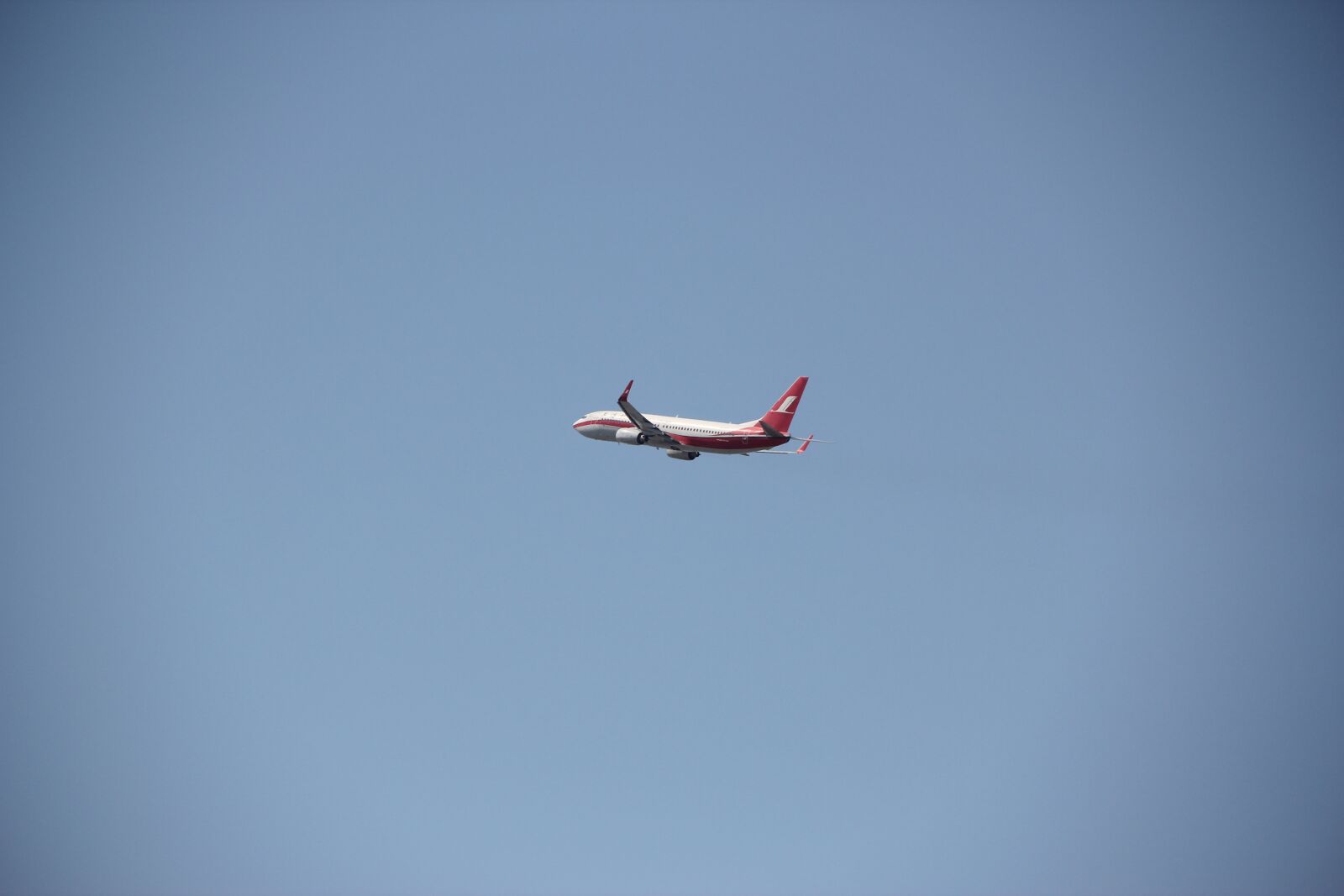 Canon EOS 550D (EOS Rebel T2i / EOS Kiss X4) sample photo. Aircraft, sky, blue sky photography