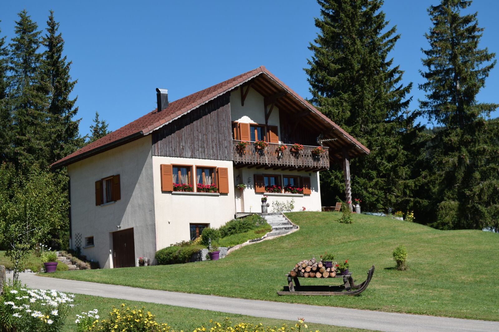 Nikon D3300 sample photo. Jura, chalet, mountain photography