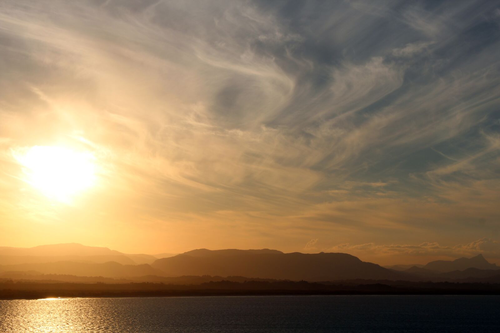 Canon EOS 600D (Rebel EOS T3i / EOS Kiss X5) sample photo. Sunset, view, spring clouds photography