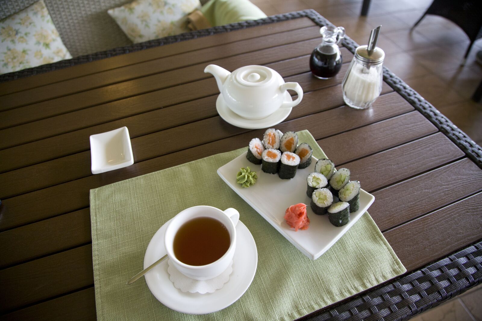 Canon EOS 5D Mark II sample photo. Rolls, sushi, nutrition photography