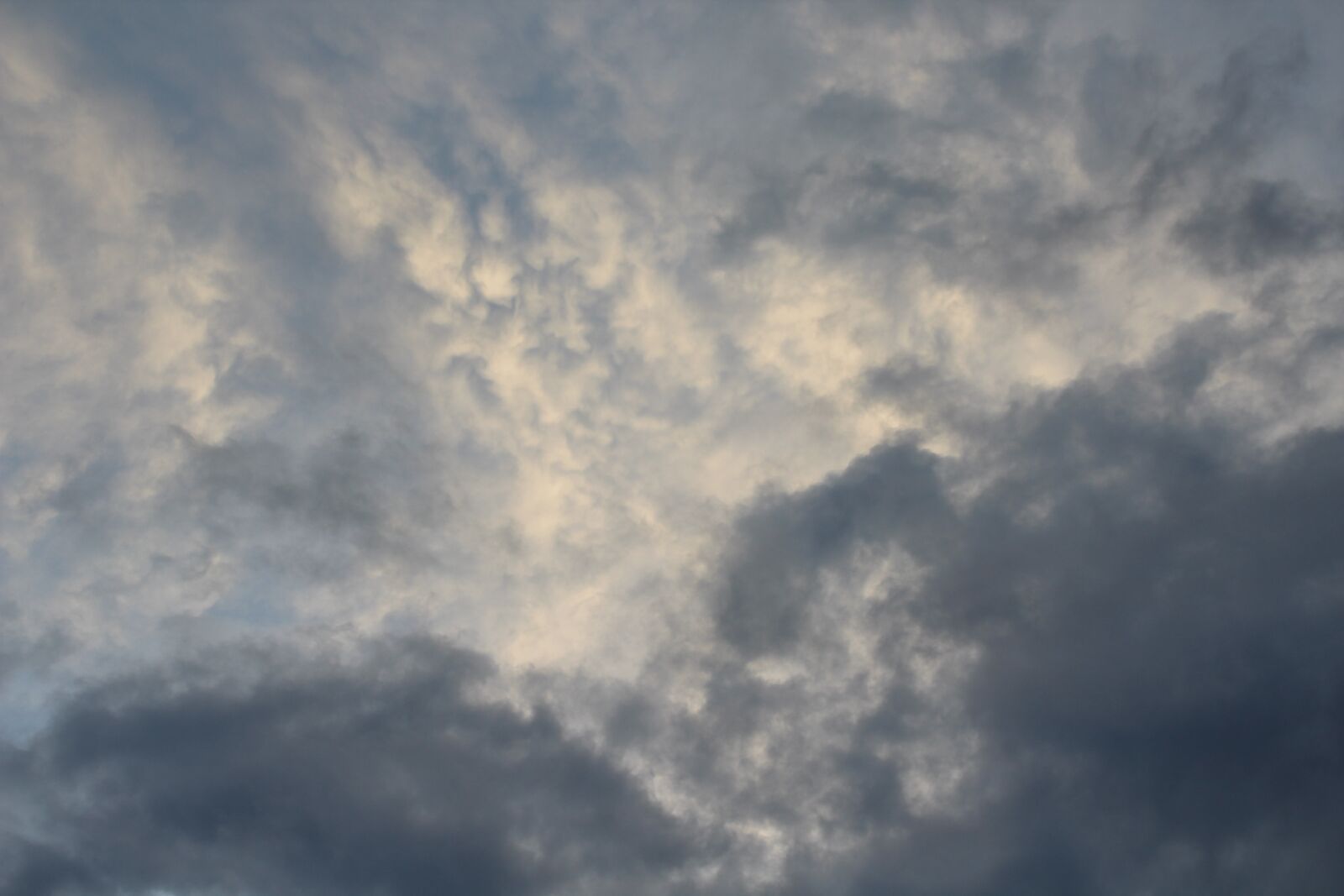 Canon EOS 1200D (EOS Rebel T5 / EOS Kiss X70 / EOS Hi) sample photo. Sky, clouds, light photography