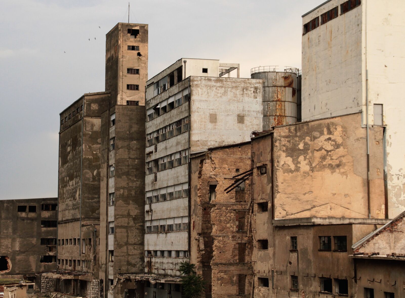 Canon EOS 7D sample photo. Industry, ruins, devastation photography