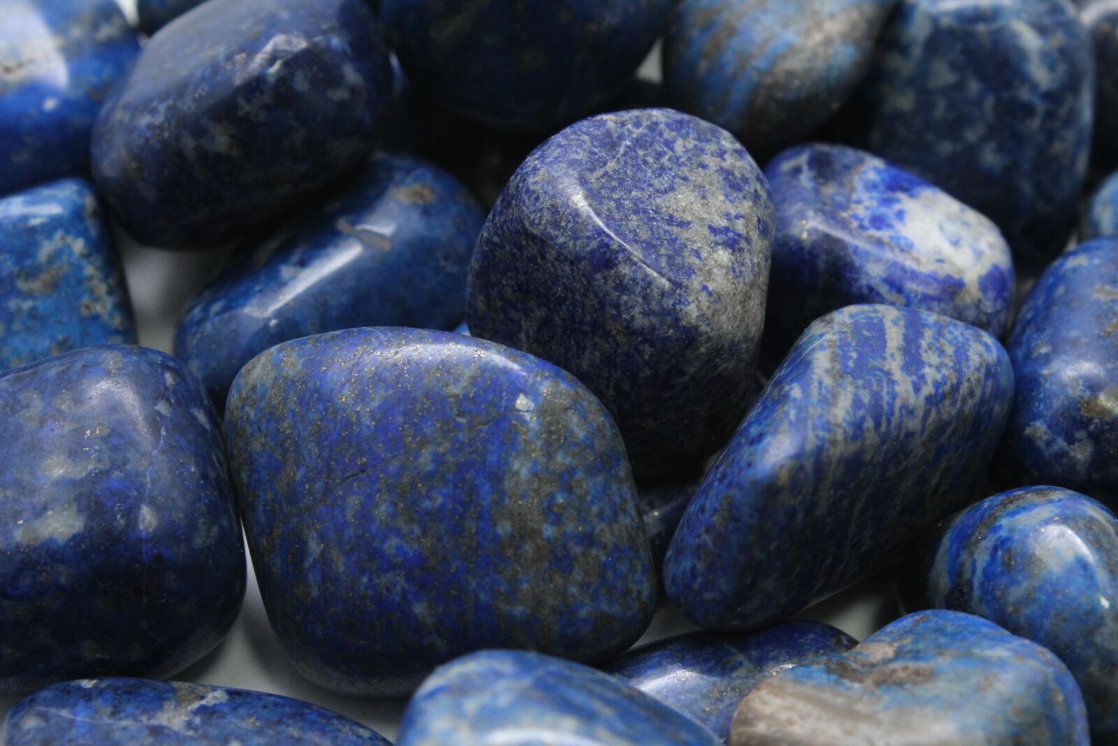 Canon EOS 1200D (EOS Rebel T5 / EOS Kiss X70 / EOS Hi) sample photo. Lapislazuli, ore, lapis lazuli photography