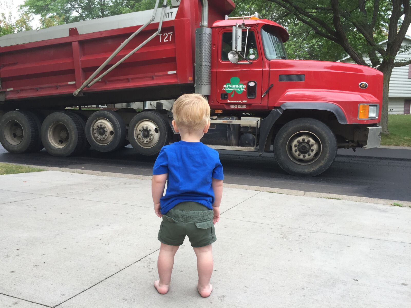 iPhone 6 Plus back camera 4.15mm f/2.2 sample photo. Child, boy, truck photography