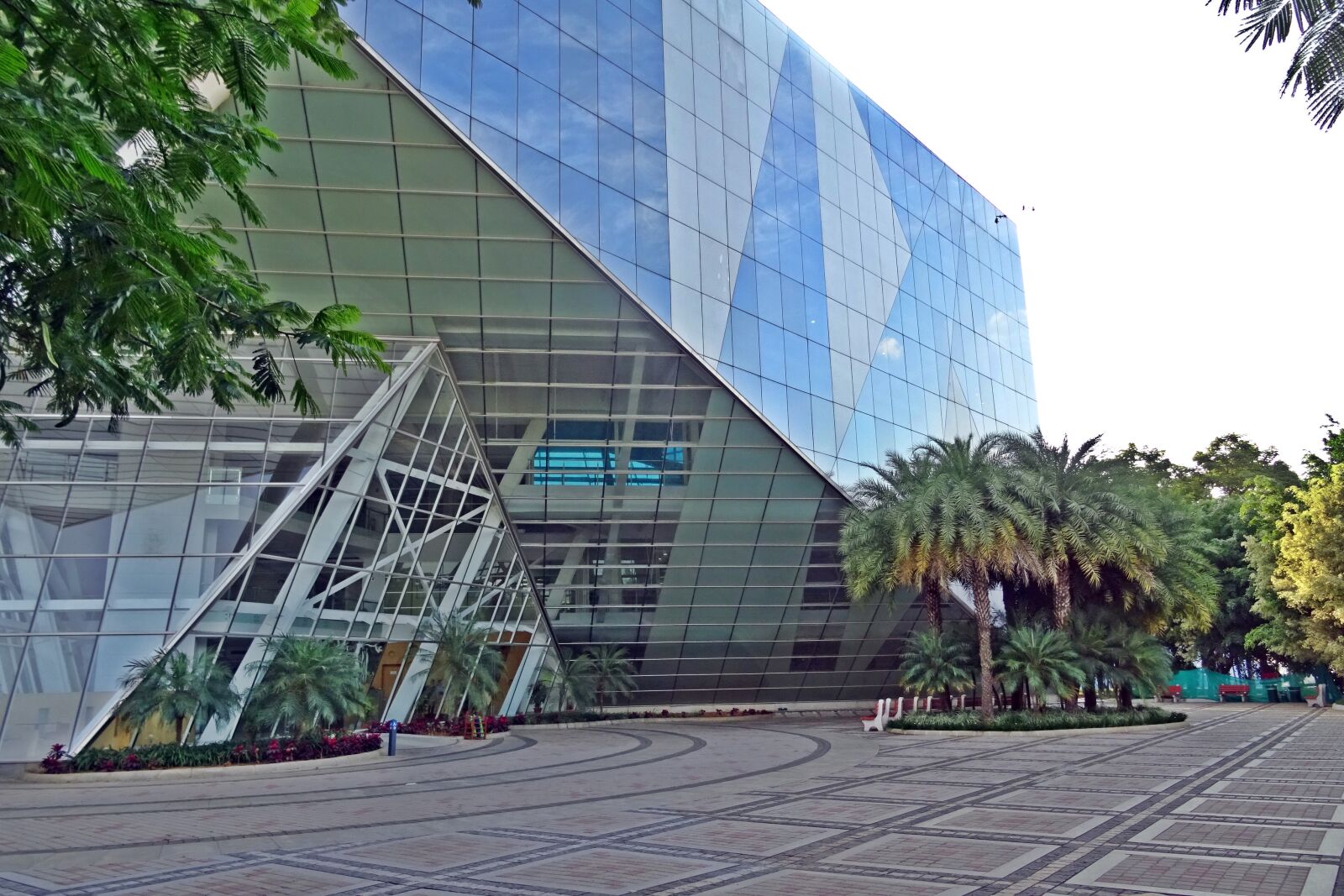 Sony DSC-HX60V sample photo. Building, architecture, modern photography